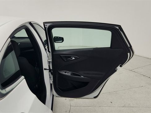 Certified 2019 Chevrolet Malibu LS image 30