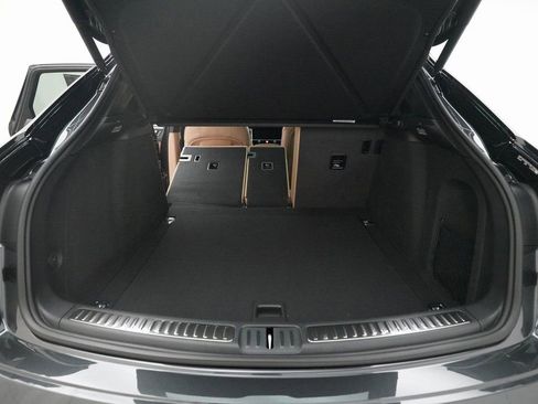 Certified 2026 Porsche Macan image 33