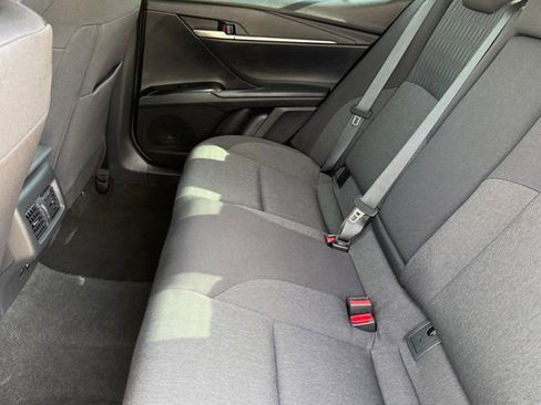Used 2025 Toyota Camry LE image 30