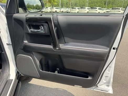 Used 2024 Toyota 4Runner TRD Off-Road Premium AWD/4WD image 18