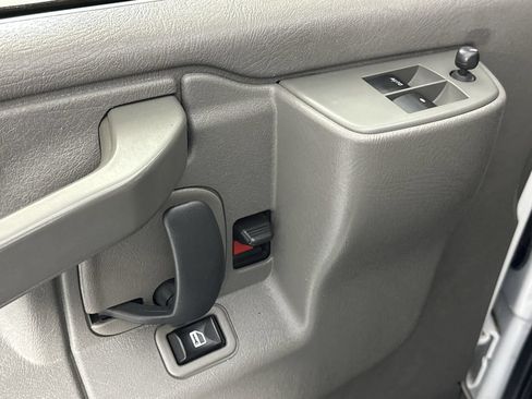 Used 2019 Chevrolet Express 3500 LT w/ LT Preferred Equipment Group RWD image 13