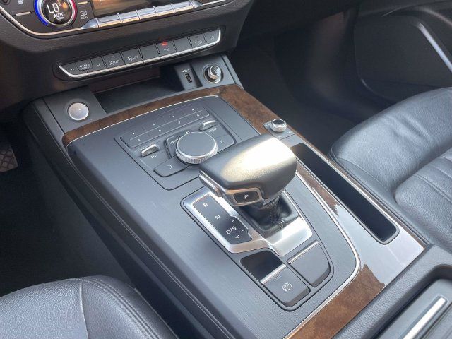 Used 2020 Audi Q5 2.0T Premium AWD/4WD image 30