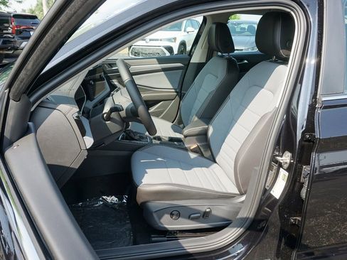 New 2025 Volkswagen Jetta SE image 7