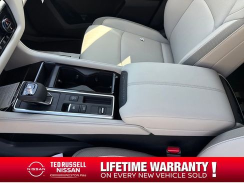 New 2026 Nissan Pathfinder SL image 26