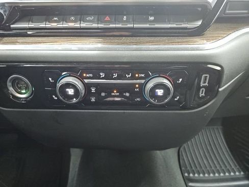 Used 2023 Chevrolet Silverado 1500 LT image 9