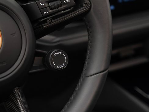 Certified 2026 Porsche Cayenne GTS image 27