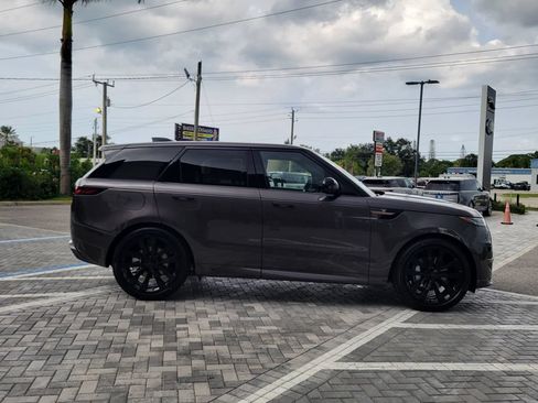 New 2026 Land Rover Range Rover Sport Dynamic SE AWD/4WD image 6