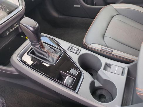 Certified 2025 Subaru Crosstrek 2.5i Limited image 33