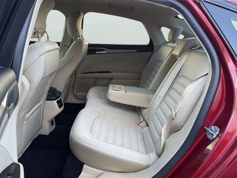 Used 2015 Ford Fusion SE FWD image 19