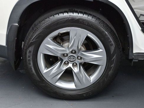 Used 2017 Toyota Highlander Limited w/ Protection Package #3 AWD/4WD image 41