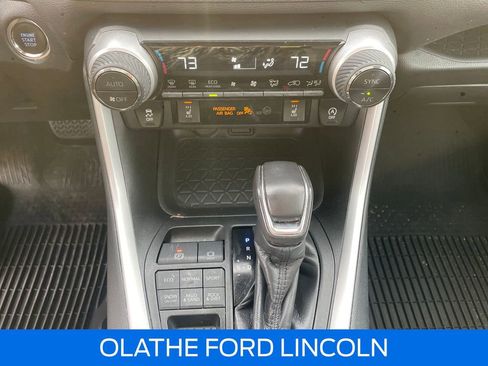 Used 2020 Toyota RAV4 XLE Premium image 15