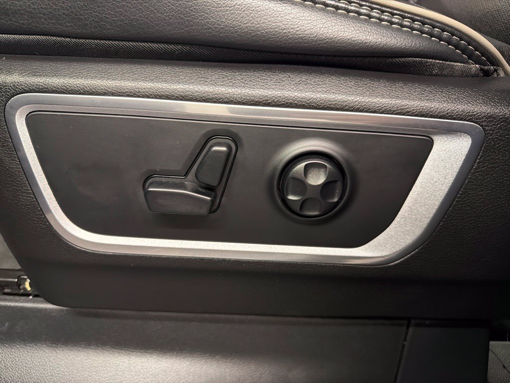 Used 2019 RAM 1500 Laramie w/ Sport Appearance Package AWD/4WD image 29