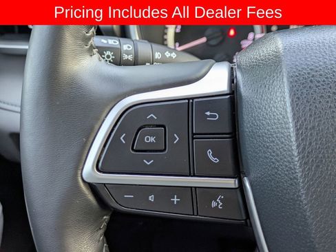 Used 2023 Toyota Highlander XLE FWD image 27
