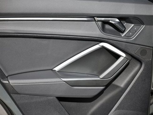 Certified 2025 Audi Q3 2.0T Premium w/ Convenience Package image 23