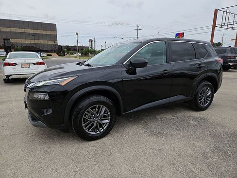 Used 2023 Nissan Rogue S AWD/4WD image 2