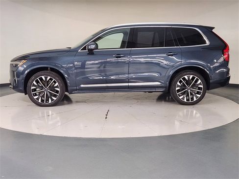 Used 2025 Volvo XC90 B6 Plus image 5