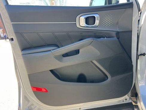 Certified 2023 Kia Sorento SX AWD/4WD image 12