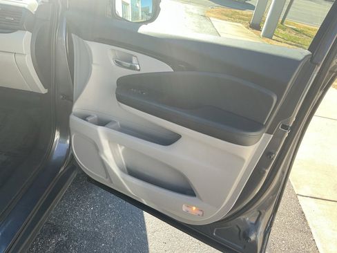 Used 2017 Honda Pilot Touring image 33