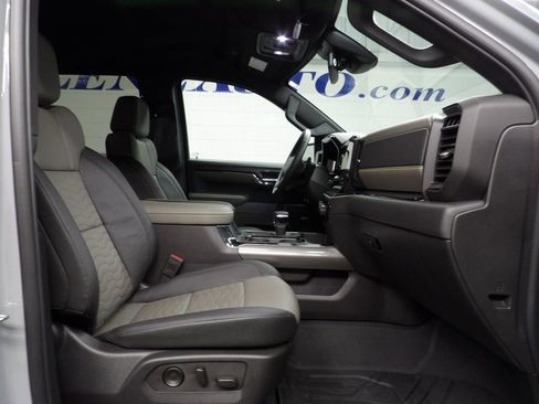 Used 2024 Chevrolet Silverado 1500 ZR2 image 32