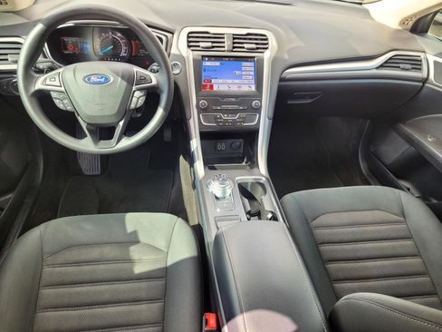Used 2019 Ford Fusion SE image 5