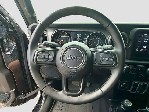 Used 2022 Jeep Wrangler Unlimited Sport AWD/4WD image 33