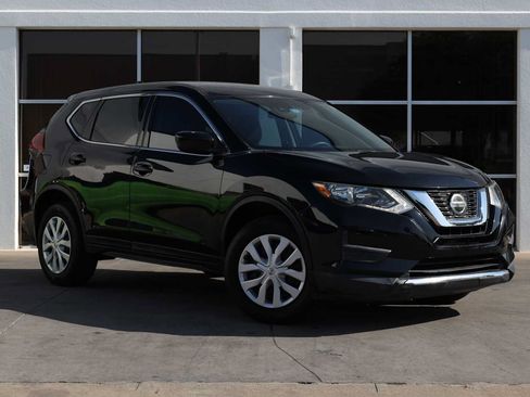 Used 2019 Nissan Rogue S AWD/4WD image 6