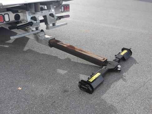 Used 2023 Ford F550 4x4 Regular Cab Super Duty image 18