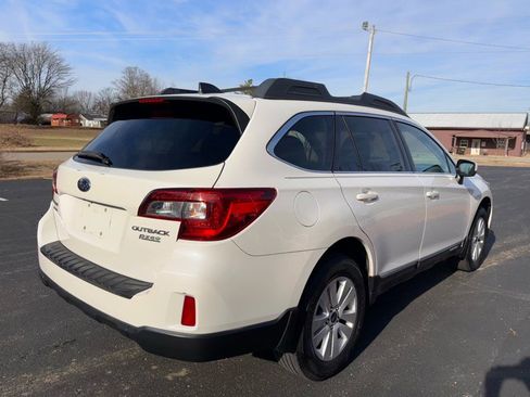 Used 2017 Subaru Outback 2.5i Premium image 6