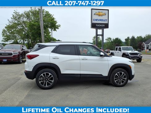 Used 2025 Chevrolet TrailBlazer LT AWD/4WD image 4