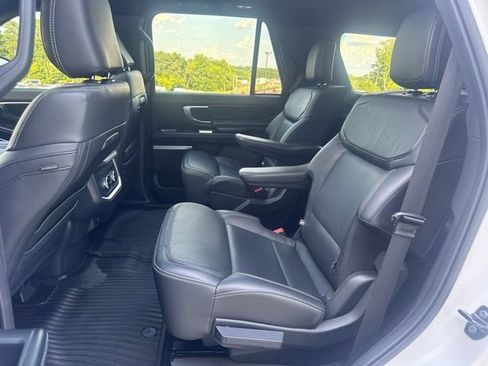 Used 2025 Ford Expedition Platinum w/ Stealth Appearance Package AWD/4WD image 11