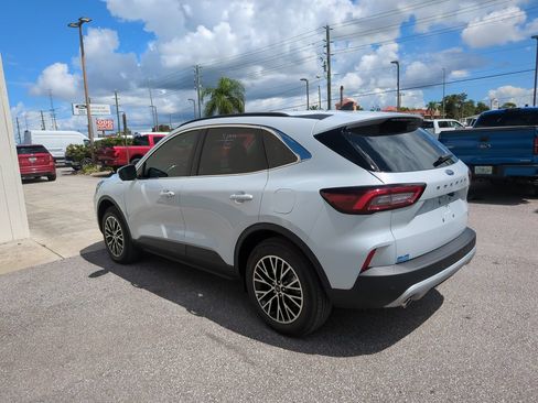 Used 2026 Ford Escape SE w/ PHEV Premium Package FWD image 6