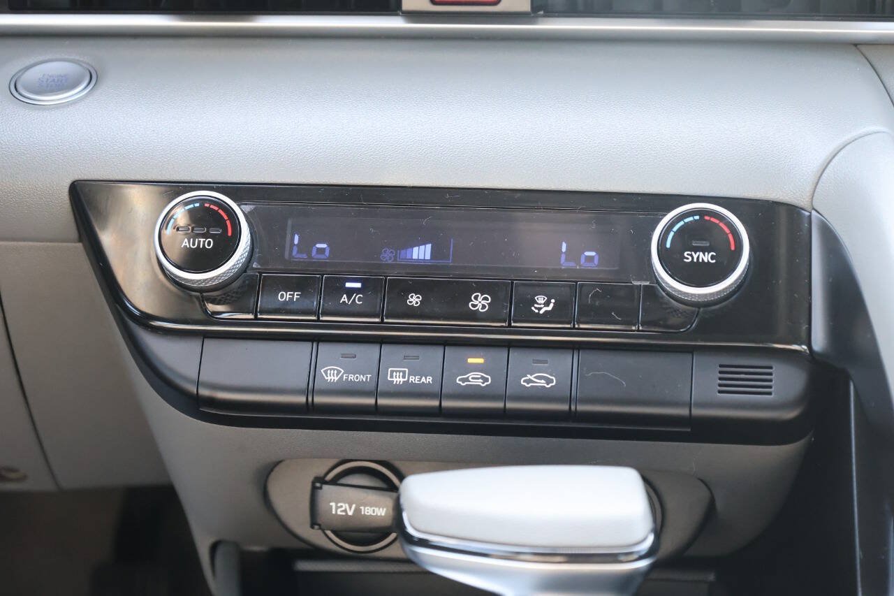 Used 2022 Hyundai Elantra SEL FWD image 20