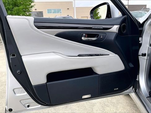 Used 2017 Lexus LS 460 L RWD image 19