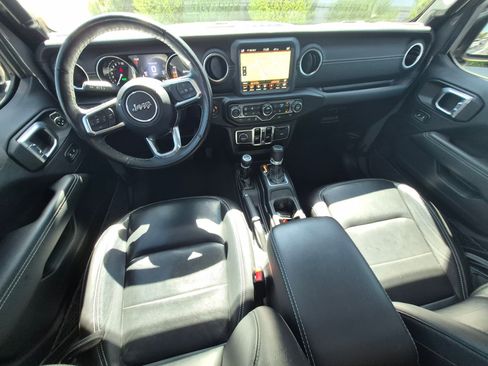 Used 2023 Jeep Wrangler Unlimited Sahara w/ Cold Weather Group AWD/4WD image 28