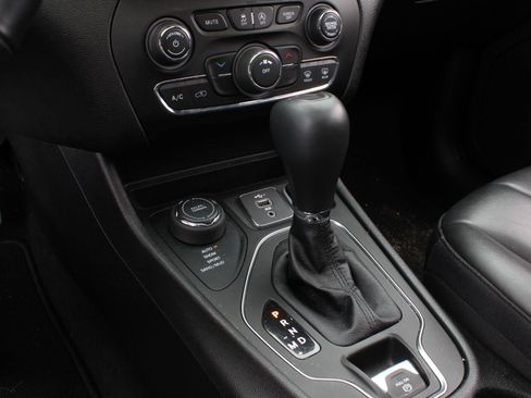 Used 2021 Jeep Cherokee Latitude Plus w/ Sun & Sound Group AWD/4WD image 15