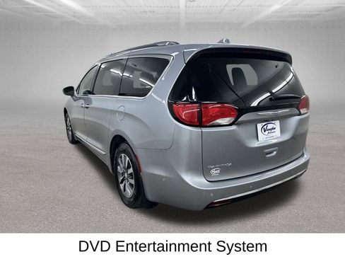 Used 2020 Chrysler Pacifica Touring-L Plus w/ Advanced Safetytec Group FWD image 9