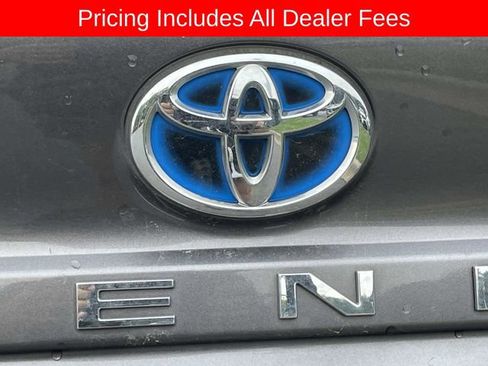 Used 2023 Toyota Sienna Platinum AWD/4WD image 7