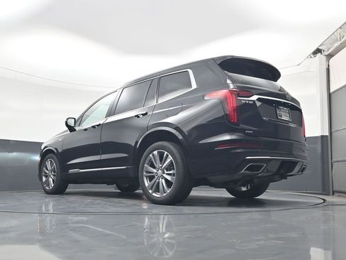 Used 2023 Cadillac XT6 Premium Luxury image 22