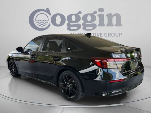 Used 2025 Honda Civic Sport image 3
