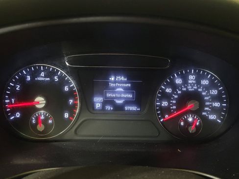 Used 2020 Kia Sorento LX FWD image 23