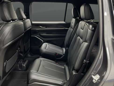 New 2026 Jeep Grand Cherokee L Limited w/ Limited Altitude Package AWD/4WD image 23
