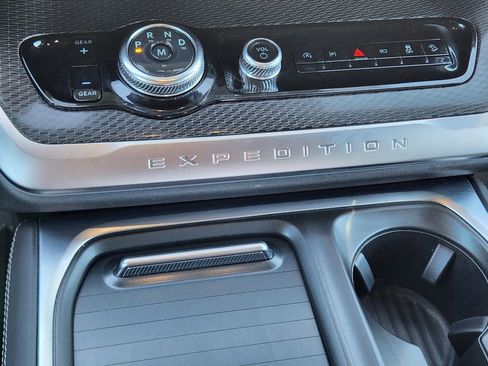 Certified 2025 Ford Expedition Platinum w/ Stealth Performance Package image 30