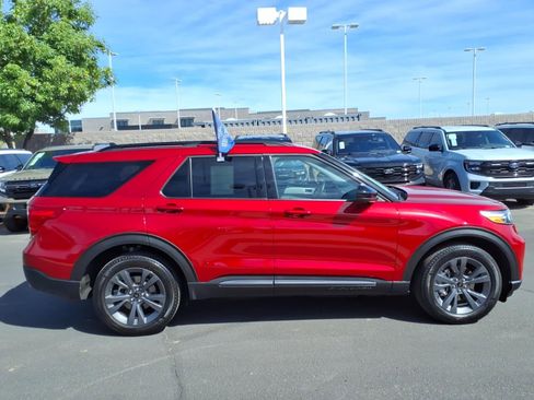 Certified 2023 Ford Explorer XLT w/ Equipment Group 202A AWD/4WD image 3
