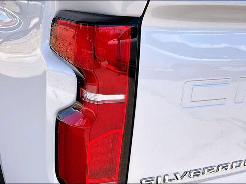 Used 2025 Chevrolet Silverado 2500 High Country w/ High Country Premium Package AWD/4WD image 24