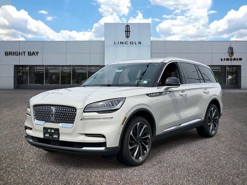 Used 2023 Lincoln Aviator Reserve w/ Equipment Group 201A AWD/4WD image 2