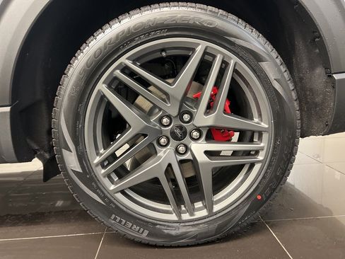 New 2026 Ford Explorer ST-Line w/ ST-Line Street Pack image 7