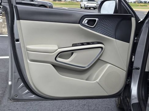 Used 2022 Kia Soul EX FWD image 15