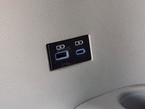 Certified 2023 Toyota Sienna XLE image 30