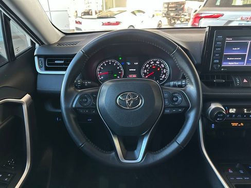 Used 2022 Toyota RAV4 XLE Premium image 20