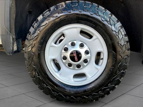 Used 2021 GMC Sierra 2500 4x4 Crew Cab w/ Fleet Convenience Package image 11